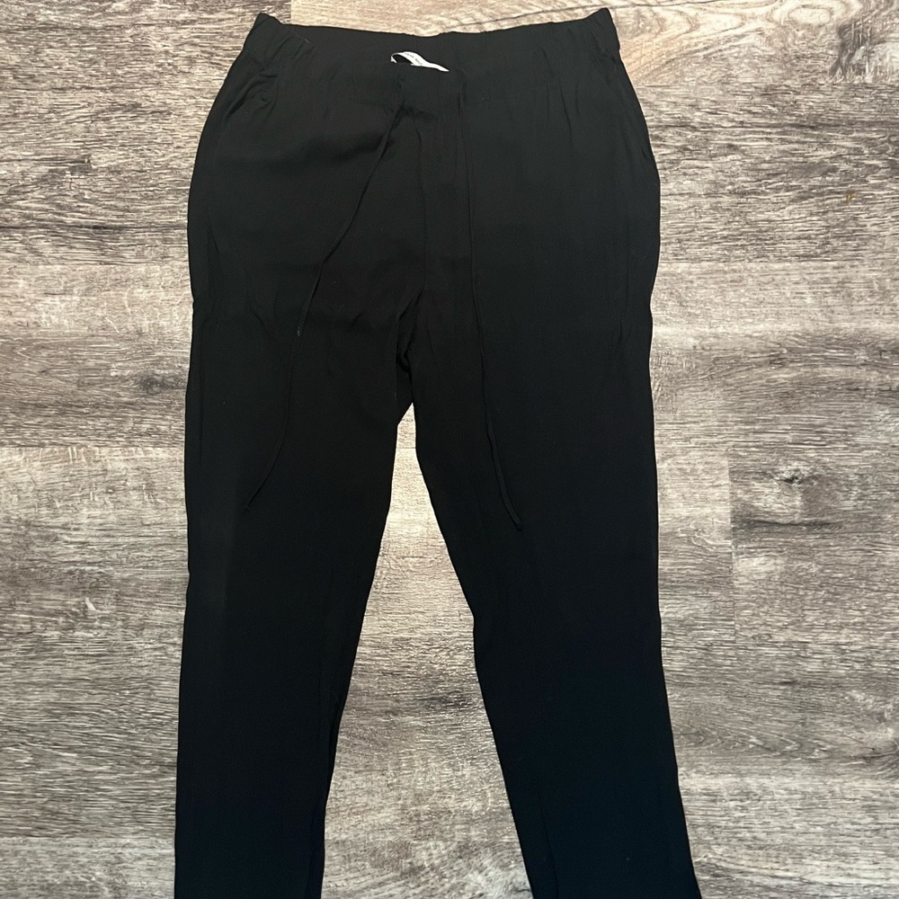 Cupcakes and Cashmere high waisted drawstring pants
